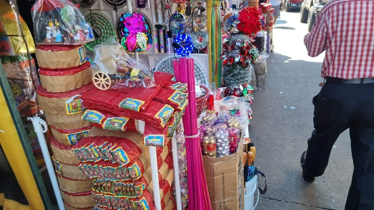 venta de cuetes en mercados de Tapachula